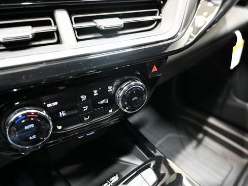 New 2026 Chevrolet Trax RS w/ Sunroof Package image 17