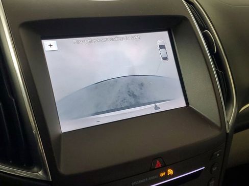 Used 2019 Ford Edge Titanium image 19