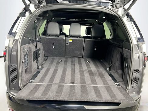 Certified 2025 Land Rover Discovery Metropolitan Edition AWD/4WD image 28