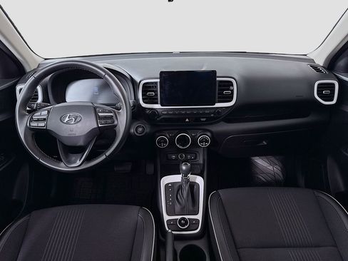 Used 2023 Hyundai Venue Limited image 35