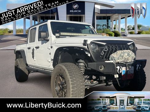 Used 2023 Jeep Gladiator Sport image 1