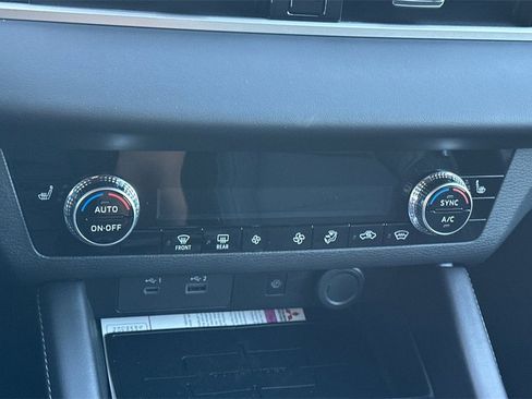 New 2025 Mitsubishi Outlander SE image 20