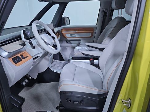 New 2025 Volkswagen ID. Buzz 1st Edition image 9