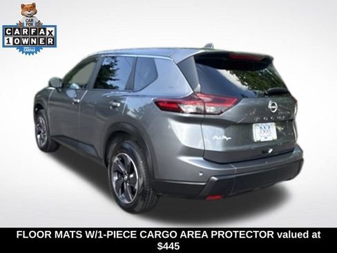 Used 2024 Nissan Rogue SV FWD image 3
