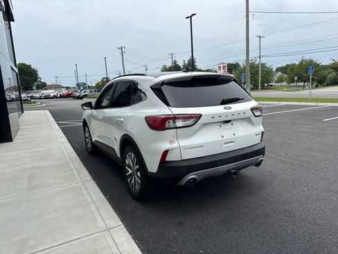 Used 2022 Ford Escape Titanium w/ Class II Trailer Tow Package AWD/4WD image 5