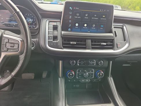 Certified 2022 Chevrolet Tahoe LT w/ Luxury Package AWD/4WD image 17