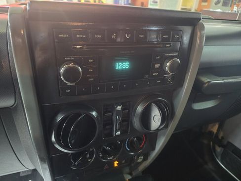 Used 2007 Jeep Wrangler Unlimited Sahara image 20