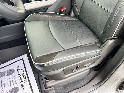 New 2026 RAM 3500 Laramie AWD/4WD image 20