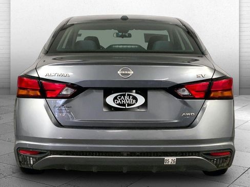 Used 2023 Nissan Altima 2.5 SV AWD/4WD image 3