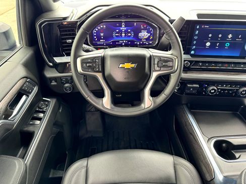 Used 2025 Chevrolet Silverado 2500 LTZ w/ LTZ Convenience Package image 24