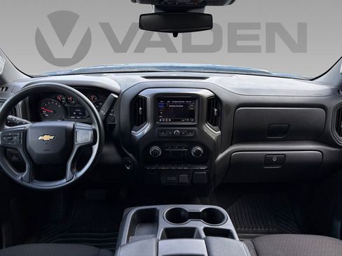 Used 2025 Chevrolet Silverado 1500 Custom image 2