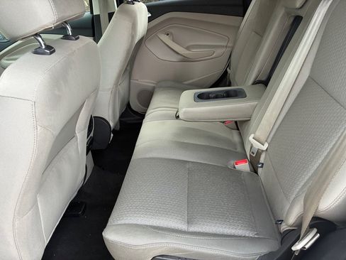 Used 2017 Ford Escape SE w/ Equipment Group 201A FWD image 7