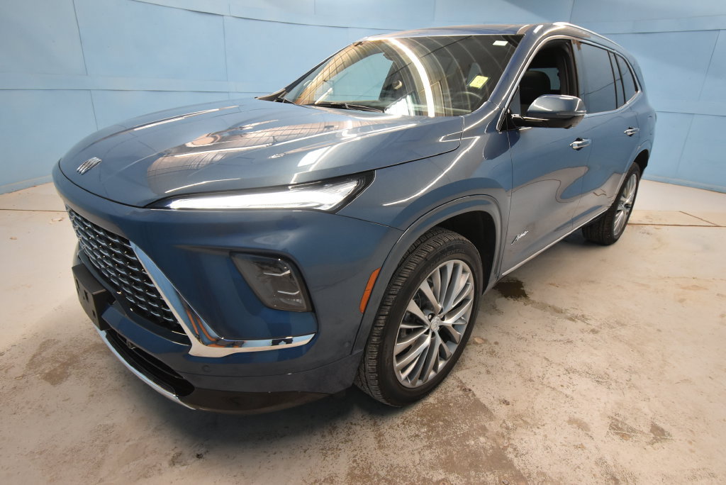 Used 2025 Buick Enclave Avenir w/ Super Cruise Package AWD/4WD image 36