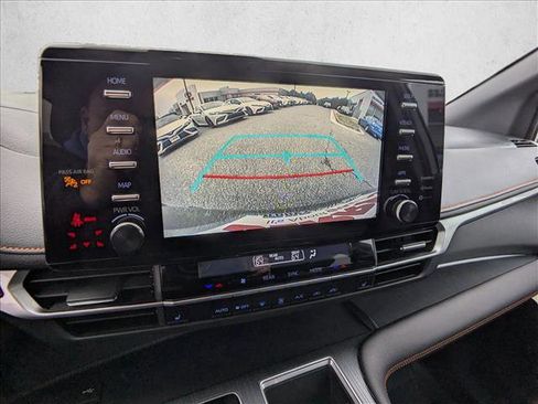 Used 2021 Toyota Sienna XSE image 23