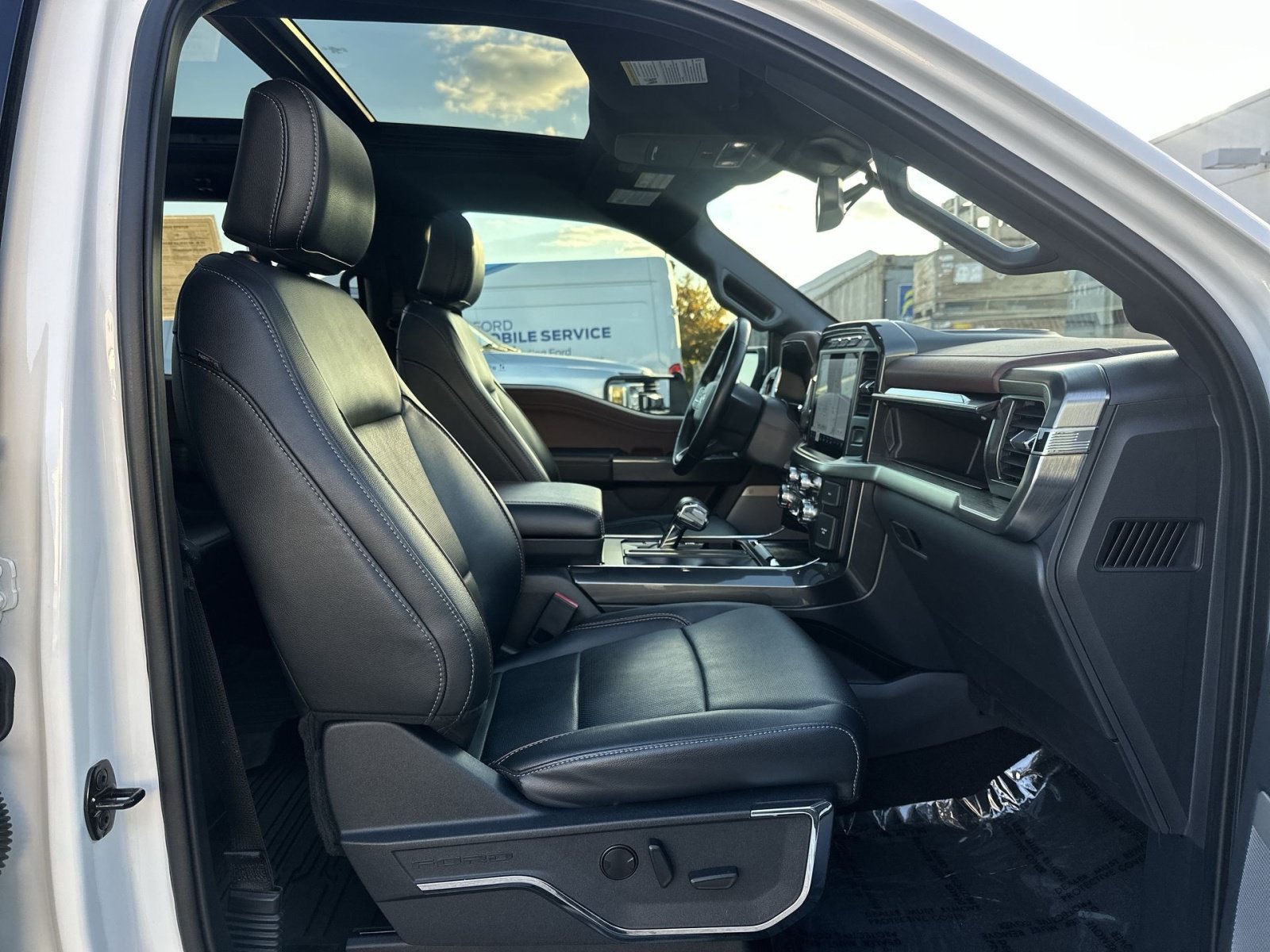 Used 2022 Ford F150 Lariat AWD/4WD image 28