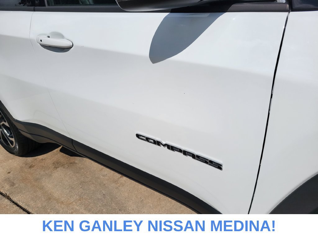 Used 2023 Jeep Compass Limited AWD/4WD image 13