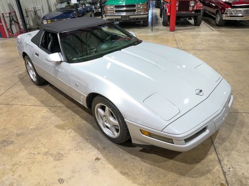 Used 1996 Chevrolet Corvette Convertible RWD image 28