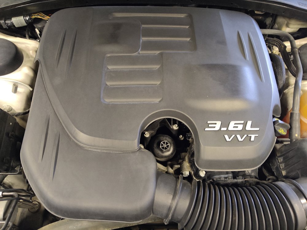 Used 2015 Dodge Charger SE RWD image 30