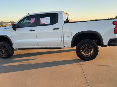 Used 2023 Chevrolet Silverado 1500 ZR2 image 6