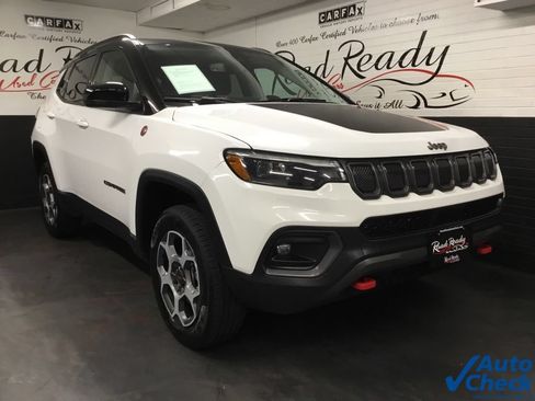 Used 2022 Jeep Compass Trailhawk w/ Trailhawk Elite Group AWD/4WD image 3