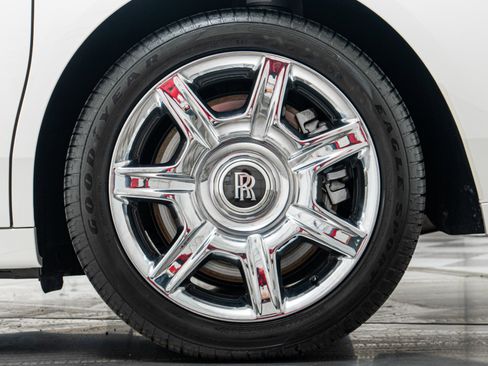 Used 2010 Rolls-Royce Ghost RWD image 11