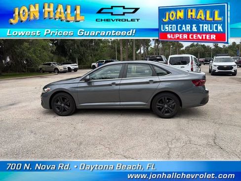 Used 2022 Volkswagen Jetta SE FWD image 5