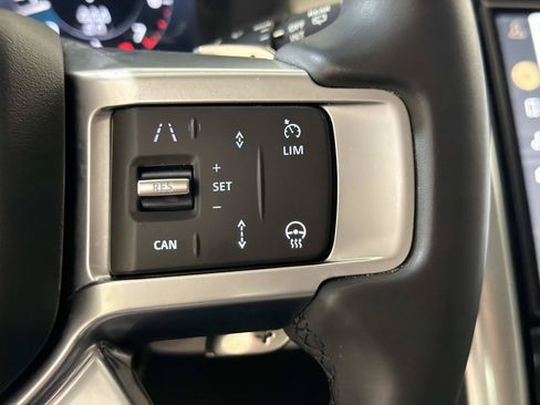 Used 2024 Land Rover Discovery S AWD/4WD image 29