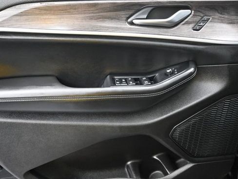 Used 2023 Jeep Grand Cherokee L Limited AWD/4WD image 8