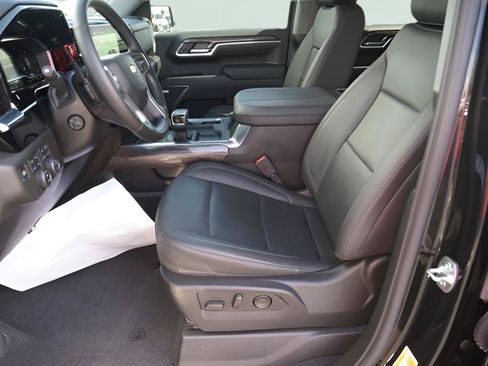 Used 2025 Chevrolet Silverado 1500 LTZ w/ LTZ Premium Texas Edition AWD/4WD image 9