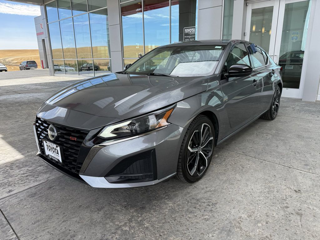 Used 2024 Nissan Altima 2.5 SR FWD image 4