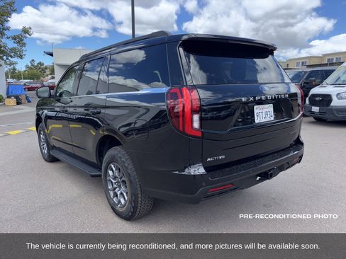 Used 2025 Ford Expedition Active RWD image 9