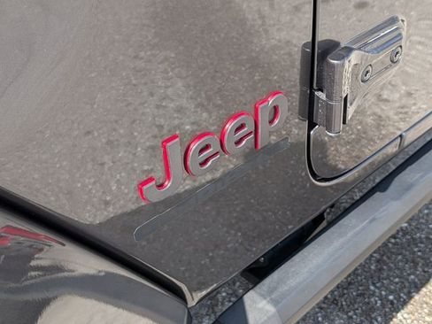 Used 2020 Jeep Gladiator Rubicon AWD/4WD image 10