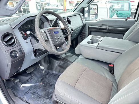 Used 2015 Ford F250 XL w/ Power Equipment Group image 9