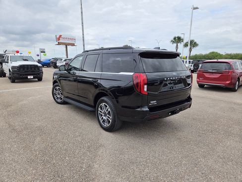 Used 2025 Ford Expedition Active AWD/4WD image 8