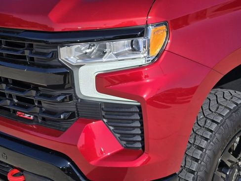 Used 2025 Chevrolet Silverado 1500 LT Trail Boss w/ LT Trail Boss Premium Package AWD/4WD image 9