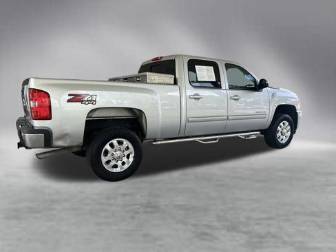 Used 2014 Chevrolet Silverado 2500 LT w/ Z71 Appearance Package AWD/4WD image 3