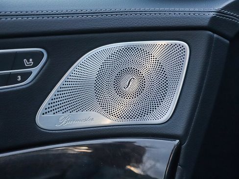 Used 2017 Mercedes-Benz S 550 Sedan image 32