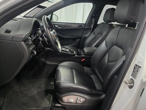 Certified 2024 Porsche Macan AWD/4WD image 14