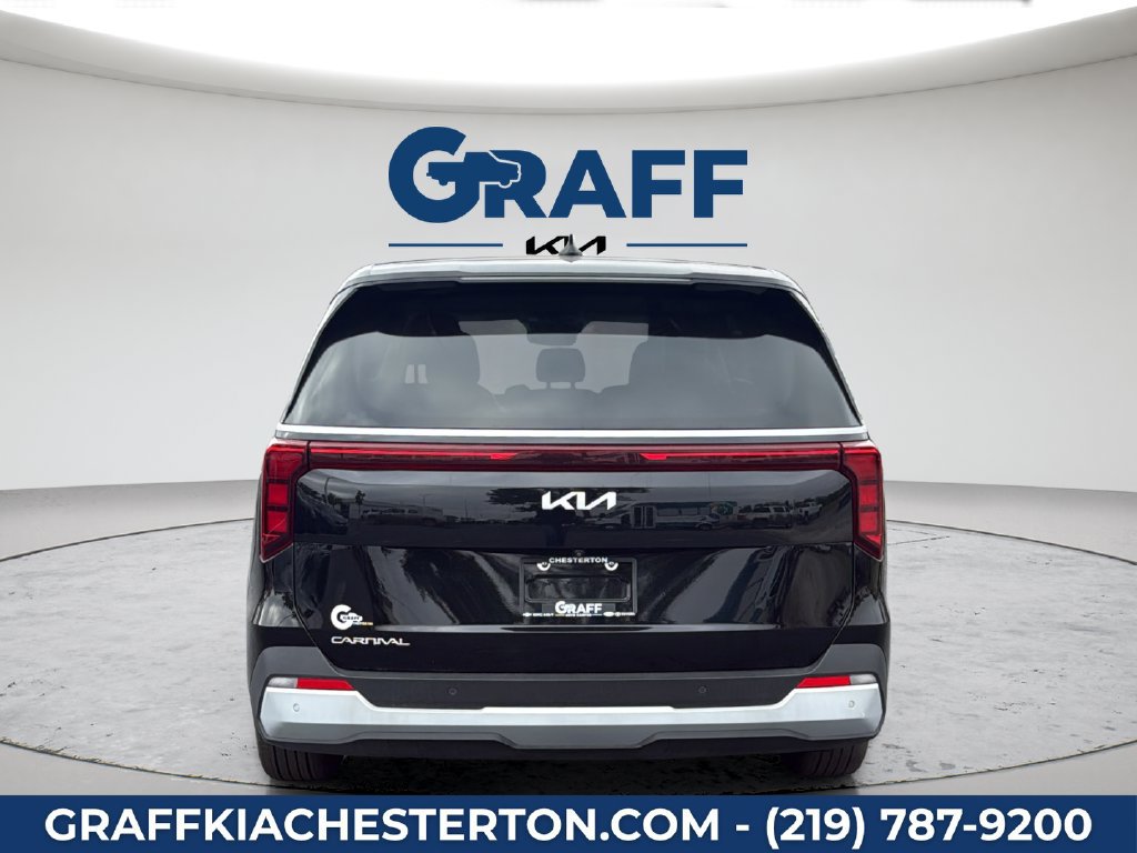 Used 2025 Kia Carnival FWD image 6
