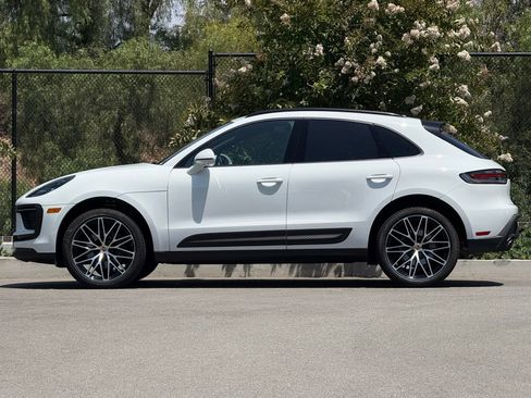 Used 2026 Porsche Macan AWD/4WD image 2