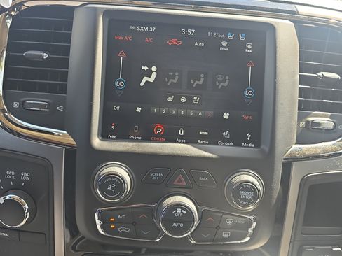 Used 2018 RAM 2500 Laramie w/ Sport Appearance Group AWD/4WD image 17