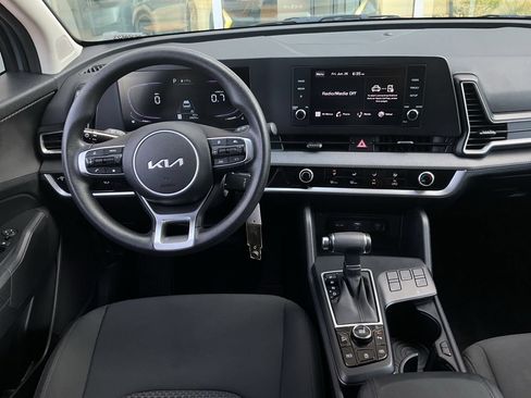 Used 2025 Kia Sportage LX FWD image 12