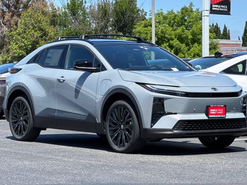 New 2026 Toyota C-HR AWD/4WD image 10