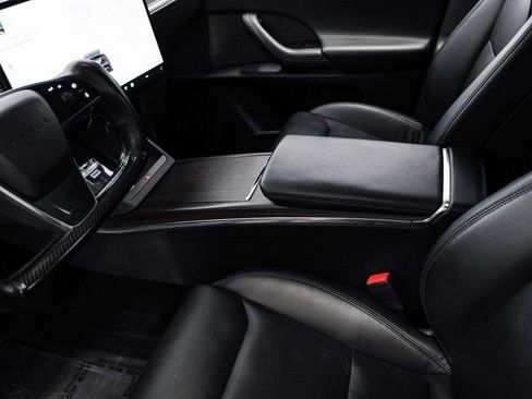 Used 2022 Tesla Model X image 27