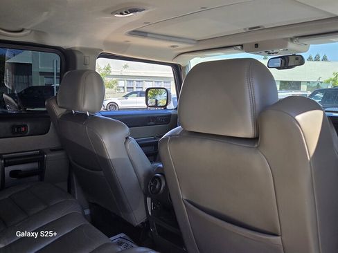 Used 2004 HUMMER H2 w/ Preferred Equipment Group AWD/4WD image 17