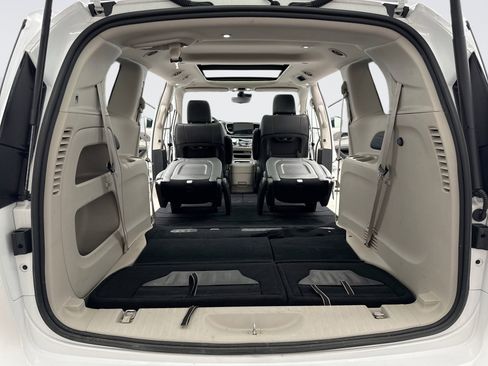 Used 2024 Chrysler Pacifica Touring-L w/ Road Tripper Package image 22