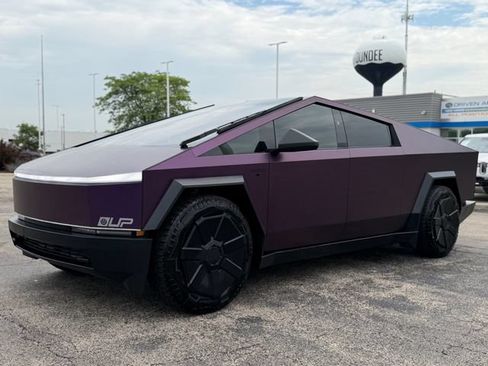 Used 2024 Tesla Cybertruck Cyberbeast AWD/4WD image 4