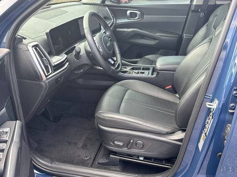Used 2024 Kia Sorento S w/ Panoramic Sunroof Package FWD image 9