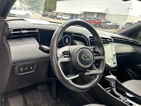 Used 2022 Hyundai Santa Cruz SEL Premium image 10