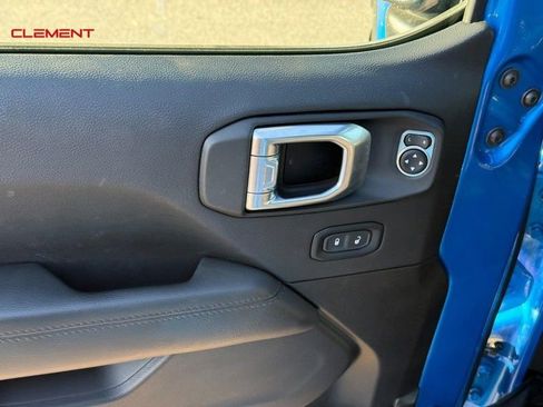 Used 2022 Jeep Wrangler Unlimited Sahara image 18